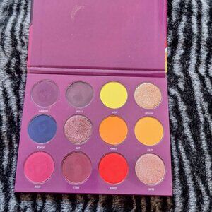 Blush Tribe – “The Fall Fusion” Eyeshadow Palette